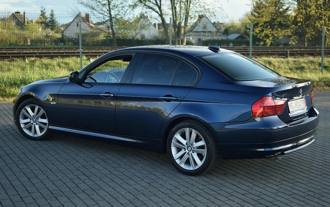 BMW Seria 3 cena 31900 przebieg: 272000, rok produkcji 2011 z Czarne małe 436